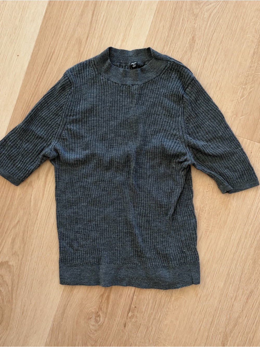 Uniqlo Ribbed Short-Sleeve Sweater